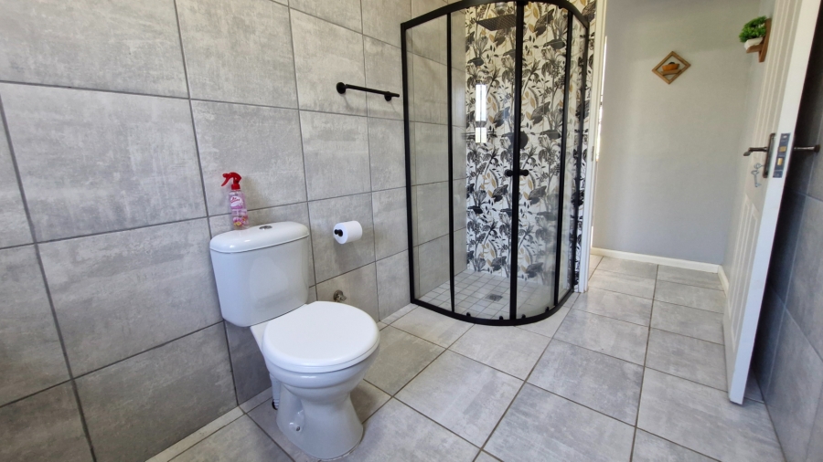 To Let 3 Bedroom Property for Rent in Glen Lilly Western Cape
